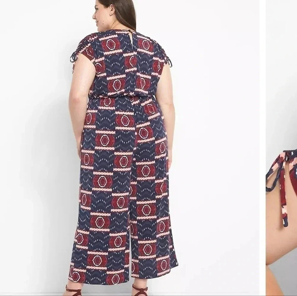 Lane Bryant Ruched-Shoulder Surplice Cropped Jumpsuit NWT 22 24 - Picture 2 of 8